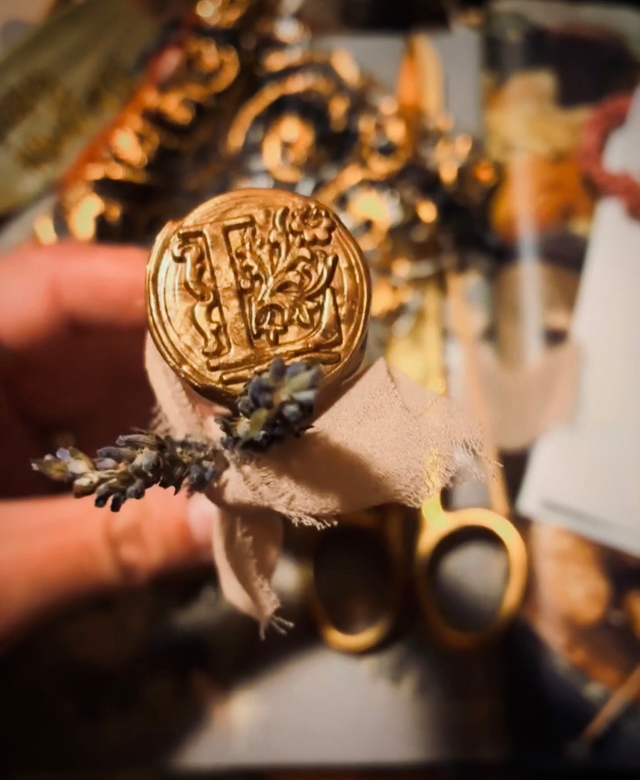 Extra long matches in glass, corked vial